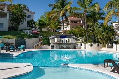 Image de Penthouse Suite w/ Gold All-Inclusive Bracelets or Re Navy Upgrade