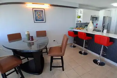 Image de Newly Renovated, Tranquil oceanview gated community. Close to Beach and Airport