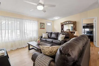 Image de Outdoor Sports & Rec Retreat w/Hiking & Hot Tub!