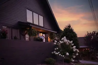 Image de Modern, Three-Bedroom House! 5 min from Downtown!