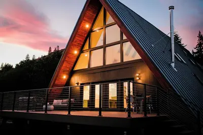 Image de The LuXRae House, Modern A-Frame on 6 Private Acres in the Gorge