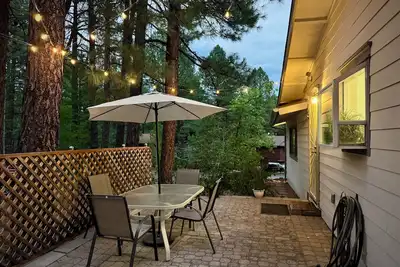 Image de Tranquil forest retreat - 3br / 2ba - quiet beautiful desired neighborhood