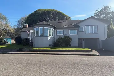 Image de Charming private home perfectly located in the heart of Ferndale.
