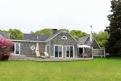 Image de Charming Waterfront 2-bedroom house in beautiful Vineyard Haven