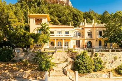 Image de Coup de cœur à Cassis – Château avec vue imprenable, entre mer et vignes