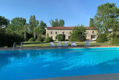 Image de Grand gîte (25 personne) avec piscine chauffée.