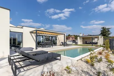 Maison luxueuse à Tar