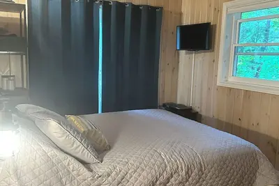 Image de Muskoka Lake Island Newer Island Cottage - 3 Bedroom - 1 min ride from marina