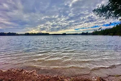 Image de Warm & Cozy 4br Cumberland Lake Cabin w/ Dock, Boats & Crystal Clear Water