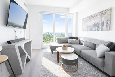 Image de Skyline Presidential Condo | Bowling Alley, Gym, Pool, Hot Tub, Sauna, Lounge