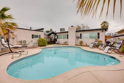 Image de Cozy Vegas Casita w Pool & Hot Tub Access!