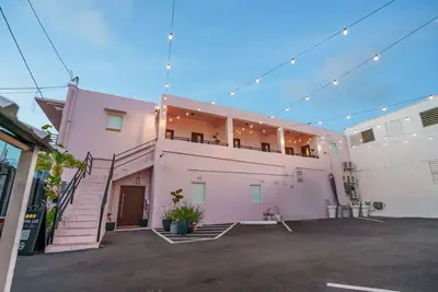 Image de San Juan Group Stay | 16 Rooms | Sleeps 32| Parking