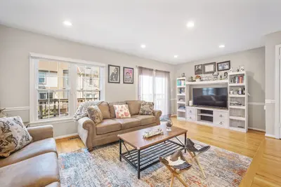 Image de Pet-Friendly Fairfax Home w/ Yard • Near Dulles