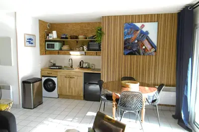 Image de Appartement 2 à 4 personnes à 50 m du port de St Jacques, parking, jardin, Wifi