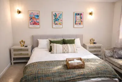 Image de Large Cozy 4-bedroom bungalow in peaceful Decatur minutes from Atl Attractions