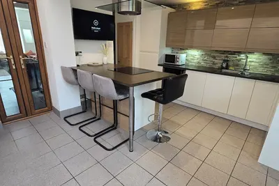 Image de Y Ddraig Suite by NextStep Stays - City Centre - Sleeps 7 - Free Parking