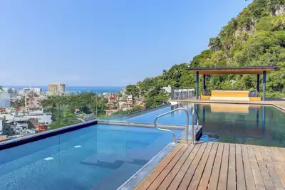 Image de Oasis 408: Oasis Riverfront Luxury 2br Infinity Pool & Views