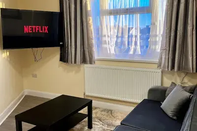 Image de Beautiful 2-bedroom apartment near Lhr
