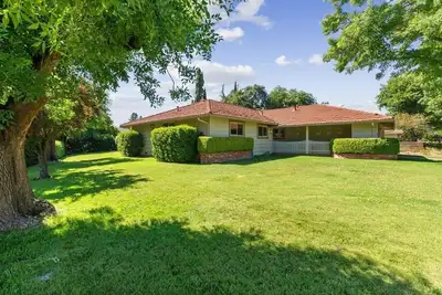 Image de Spacious 4-bedroom furnished home in lovely South Davis with Ac, Washer, Dryer
