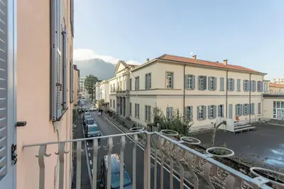 Image de Appartement à Côme avec 2 chambres à coucher, 6 couchages