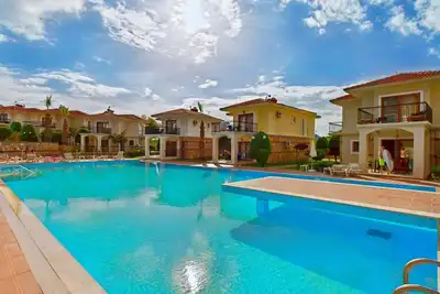 Image de Mountain View 9 On a beautiful complex with an Olympic-sized swimming pool