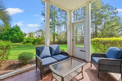 Image de Cross Gate 104 - End Unit, Lake View, Pool