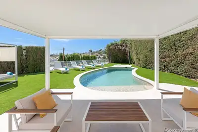 Image de Villa with swimming pool jacuzzi and beautiful views