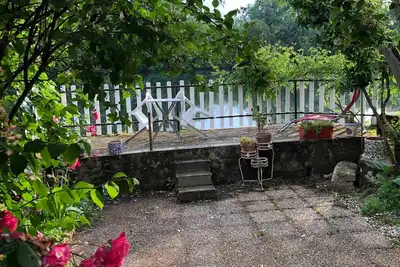 Image de gîte \"Le bord'Eau\" : entre riviere et voie verte