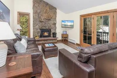 Image de Modern Mountain East Vail Condo, Pool | Tf1005