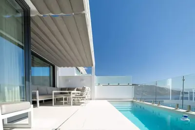 Image de Villa privée de luxe · Piscine, jacuzzi et plage Lgl 9