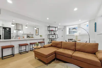 Image de New! Newly Renovated 3br/2ba in Heart of Andersonville