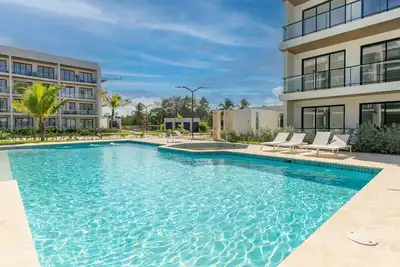 2 bedrooms first floor, pool and gym