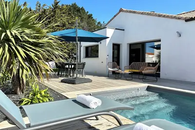 Image de Villa Rosemonde : Piscine, Pétanque, Plage à pied, 8 pers à Brétignolles