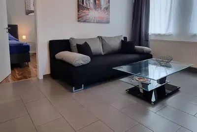 Image de Idéal pour ouvriers : 2 chambres pour 4 personnes (65 m²) à Sarrebruck, parking gratuit