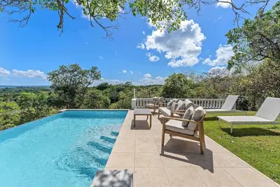 Sun Bliss | Stunning Infinity Pool & Ocean Views