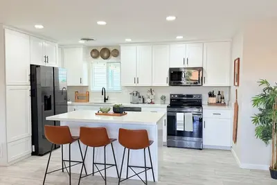 Image de 4br Family & group Oasis in Mesa – Big Backyard & Steps from Sloan Park & Asu! !