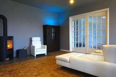 Image de Villa am Wald for groups of up to 26 people - sauna, billiards & campfire idyll