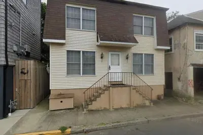 Image de Cozy 2-bedroom house in soothing Highlands, steps away to the Bay!