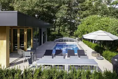 Image de Unique 6 bed 5 bath cottage on Lake Muskoka with Pool