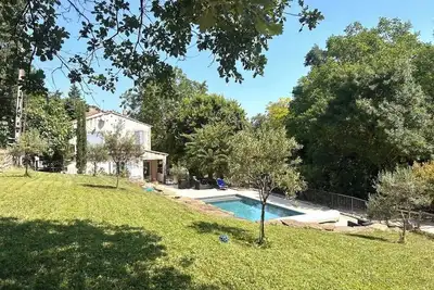 Image de Mas : Piscine, Rivière et Forêt Sainte Baume
