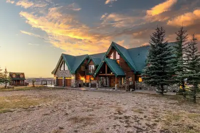 Image de Cypress Chalet at Elkwater - Experience Nature, Views and Adventure in Style
