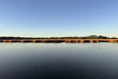Image de The Riverside Retreat With Floating Dock