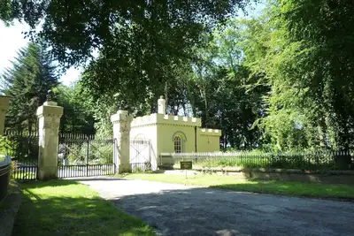 Image de Picton Castle's Historic West Gatehouse