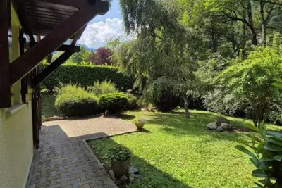 Image de Chalet Fanlou à Cauterets avec jardin et parking privatif