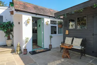 Image de Shell Cottage, romantic, country holiday cottage in Bournemouth