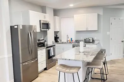 Image de Downtown W/ Free Parking: Steps to Du Pont Hotel!