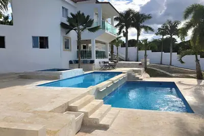 Image de Luxury 12br Sosua Compound - 2 Pools, Jacuzzi & Private Retreat