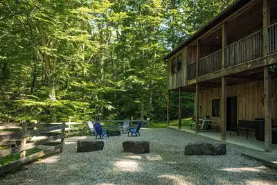 Image de Secluded Cabin + Hot Tub Hocking Hills