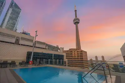 Cn Tower View - Parking/Pool/Downtown
