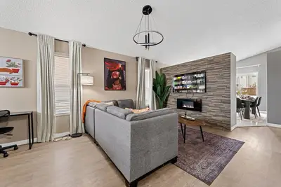 Image de Ultimate 5br Getaway | Hot Tub • Games • Comfort